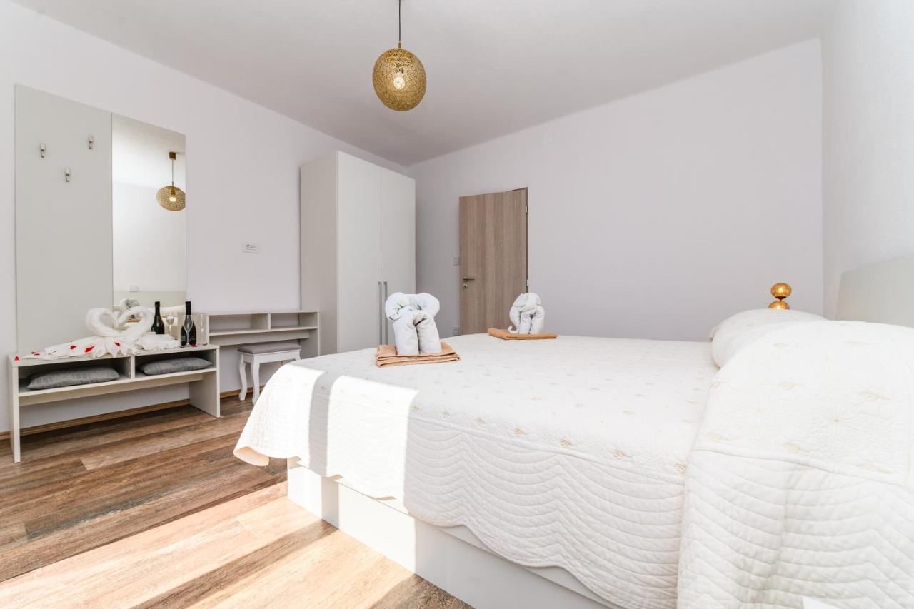 Apartman Paradiso Martinscica  Ngoại thất bức ảnh